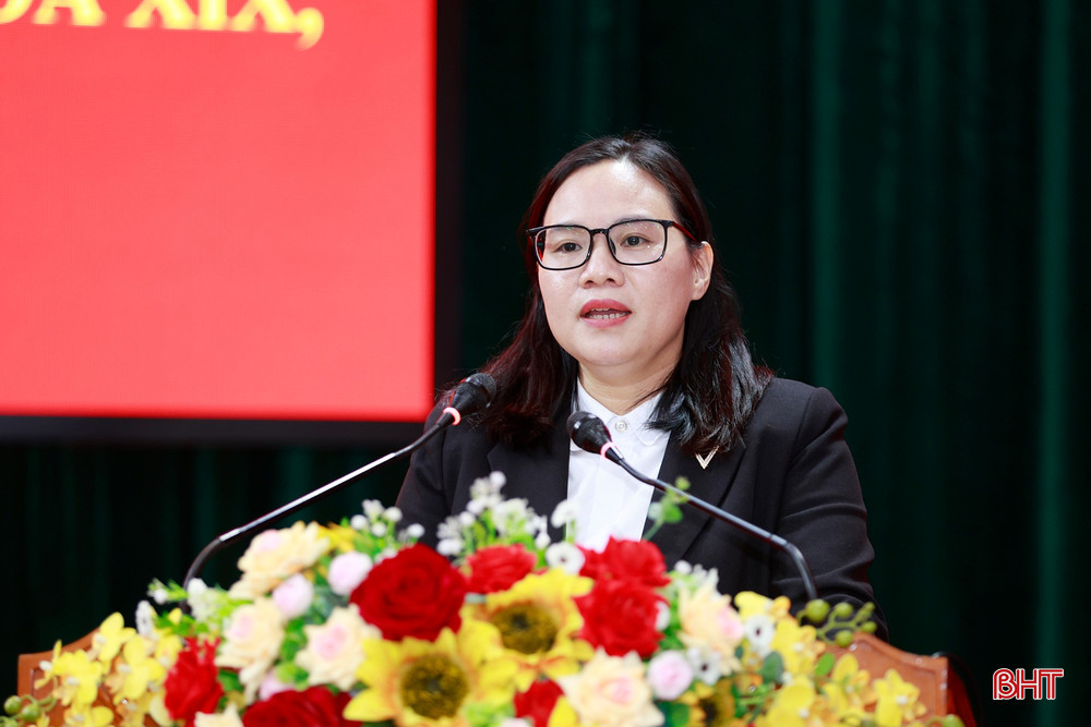 Bà Đinh Thị Hiền - Trưởng phòng Nghiệp vụ, Trung tâm Trợ giúp pháp lý, Sở Tư pháp trình bày chương trình hành động.