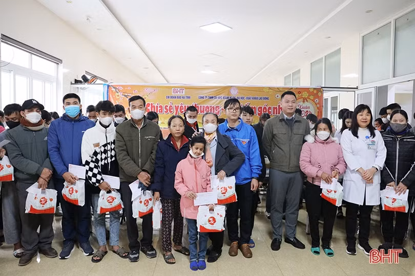 Nhiều hoạt động thiết thực hỗ trợ học sinh nghèo, gia đình chính sách