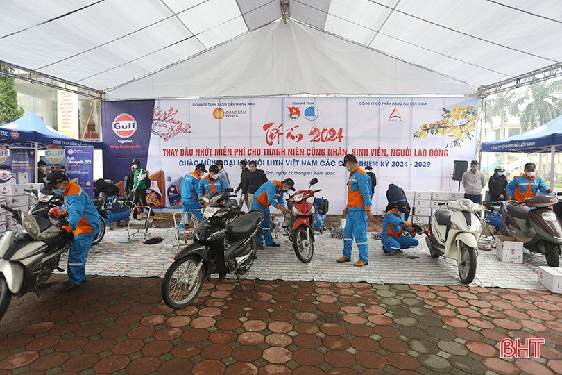 Thay dầu xe máy miễn phí cho 2.000 thanh niên công nhân, người lao động
