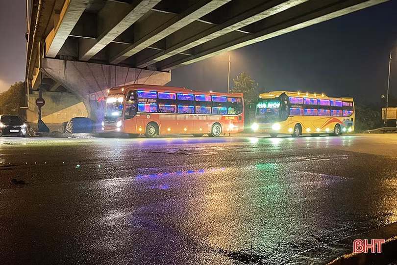 Xe dù, bến cóc gia tăng dịp sát tết Nguyên đán