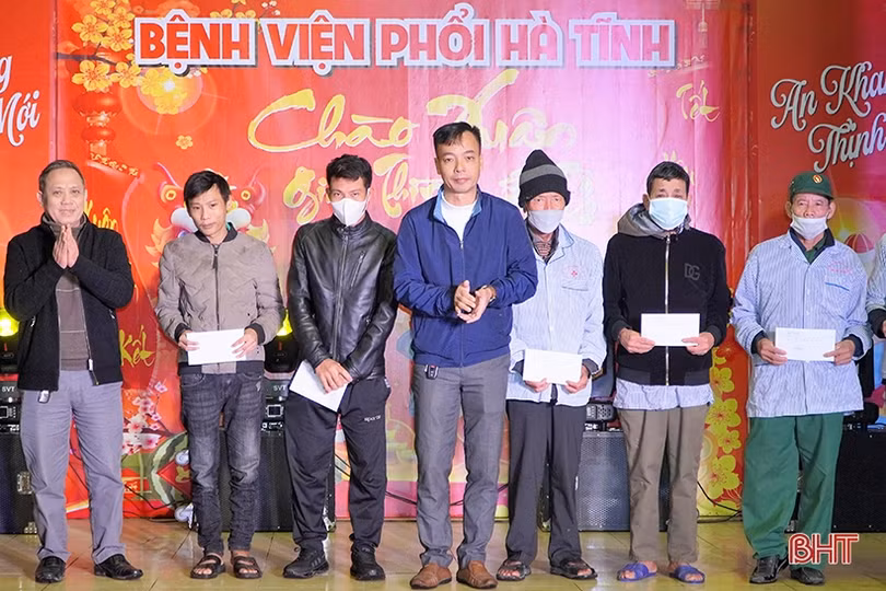 Các đơn vị tổ chức “Tết sum vầy - Xuân chia sẻ” với nhiều hoạt động ý nghĩa