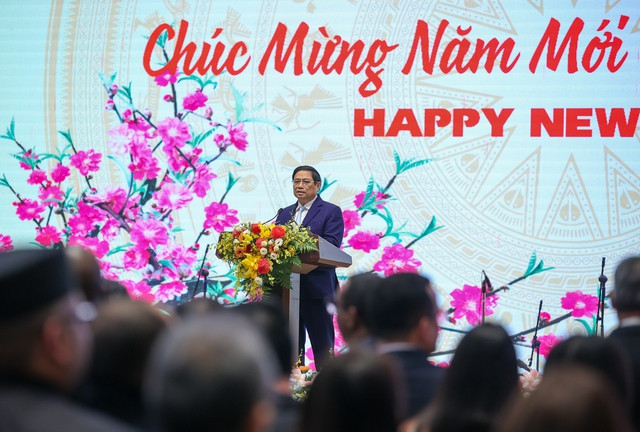 Thủ tướng Phạm Minh Chính: Thúc đẩy đoàn kết và hợp tác quốc tế là giải pháp nền tảng- Ảnh 4. Thủ tướng Phạm Minh Chính gặp mặt, chiêu đãi đoàn ngoại giao tại Việt Nam