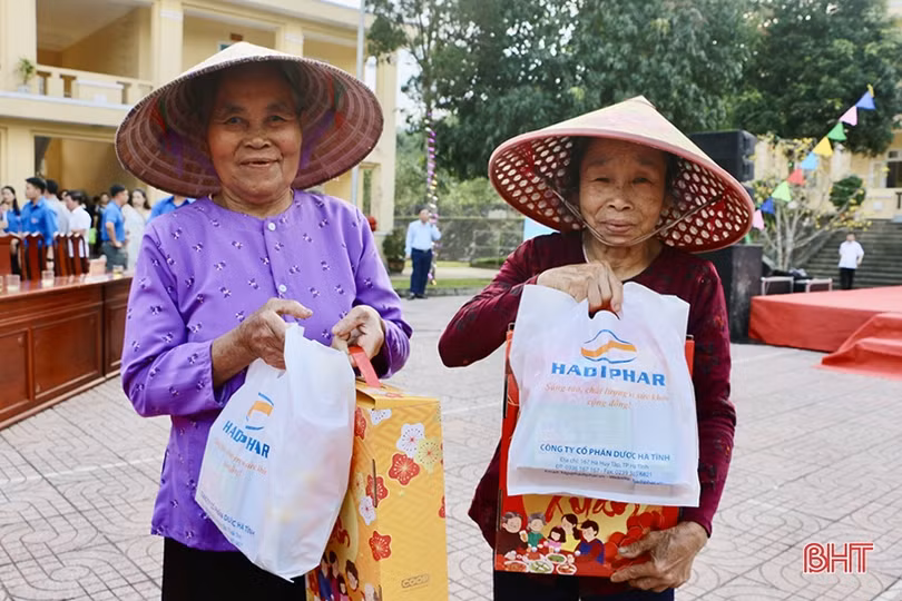 Mang tết ấm đến với người nghèo ở Hà Tĩnh