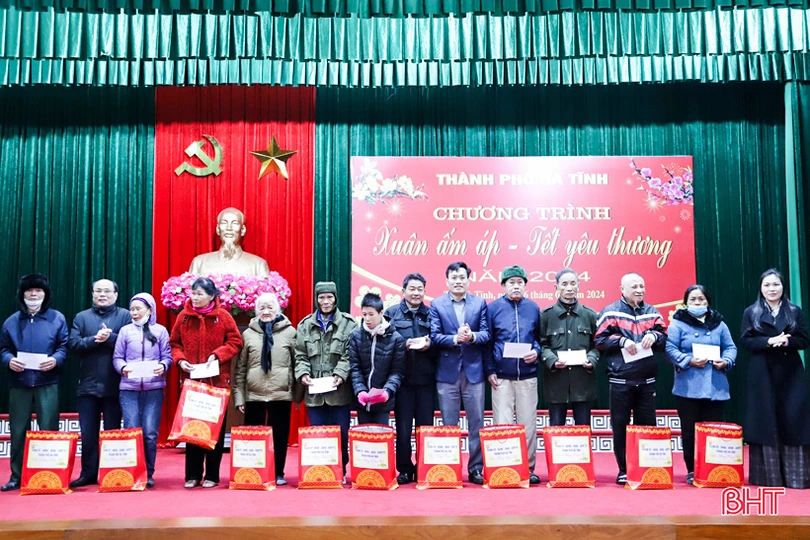 Mang tết ấm đến với người nghèo, đối tượng bảo trợ xã hội