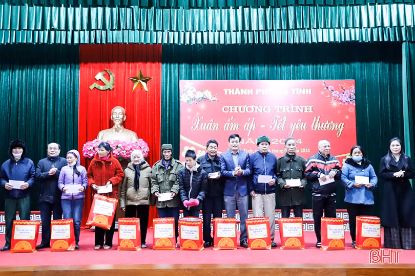 Mang tết ấm đến với người nghèo, đối tượng bảo trợ xã hội