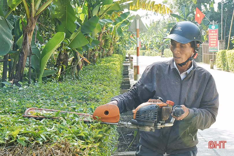 Ông trưởng thôn góp công, hiến của, cùng đưa vùng rốn lũ thành khu dân cư mẫu