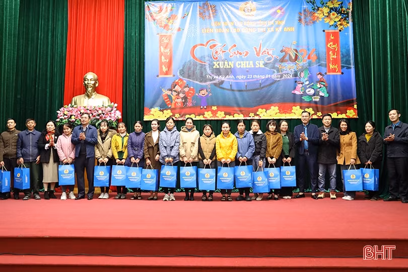 “Tết sum vầy - Xuân chia sẻ” đến với người lao động TX Kỳ Anh