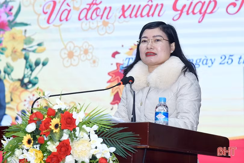 Thạch Hà gặp mặt gần 400 cán bộ thôn, tổ dân phố trên địa bàn