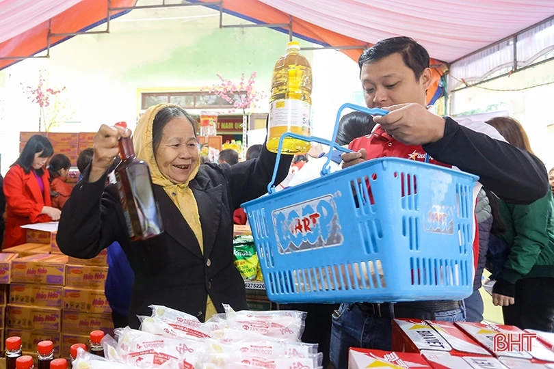 Mang tết ấm đến với người nghèo, đối tượng bảo trợ xã hội