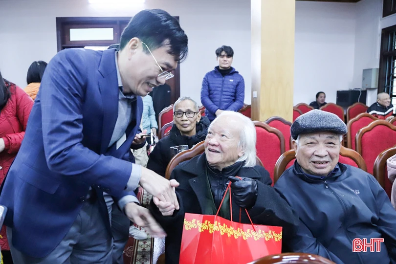 Mang tết ấm đến với người nghèo, đối tượng bảo trợ xã hội