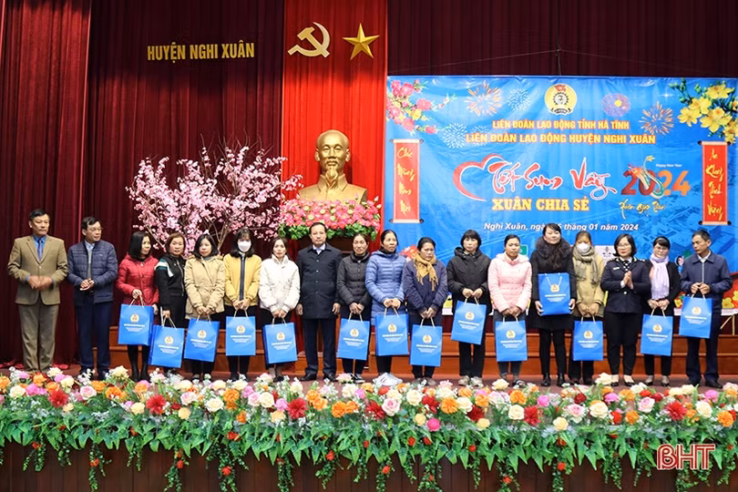 Ấm áp “Tết sum vầy - Xuân chia sẻ” cho người lao động tại các địa phương