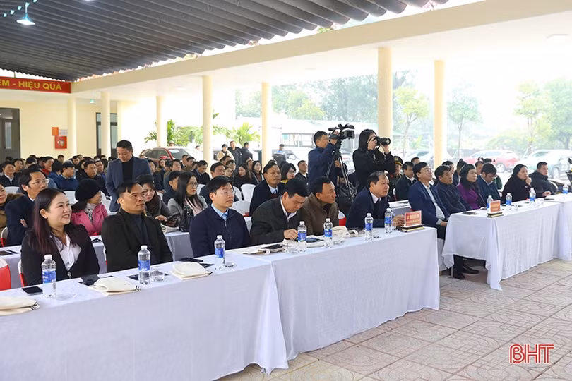 “Tự hào quê hương Hà Tĩnh” với nhiều ưu đãi khi mua xe VinFast