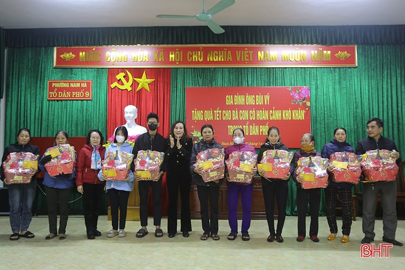 Công ty TNHH MTV Thanh Tùng 2 trao 100 suất quà tết cho hoàn cảnh khó khăn