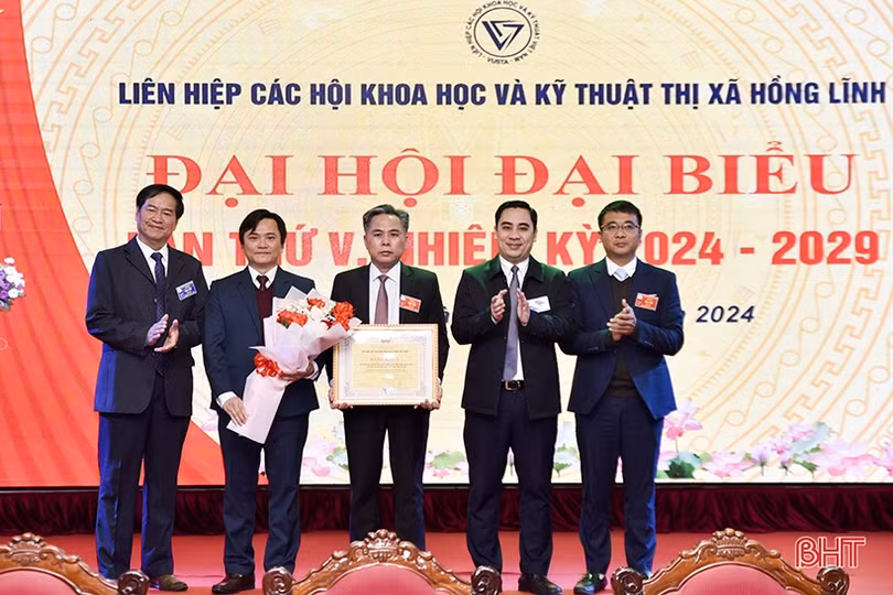 Ông Tôn Quang Ngọc tái cử Chủ tịch Liên hiệp các Hội KH&KT thị xã Hồng Lĩnh