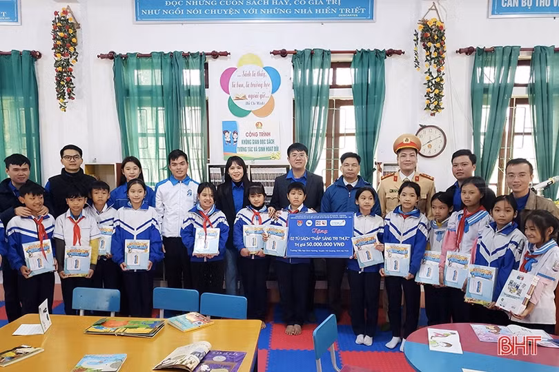 Mang “Tết ấm yêu thương” tới thanh thiếu nhi khó khăn ở Hà Tĩnh