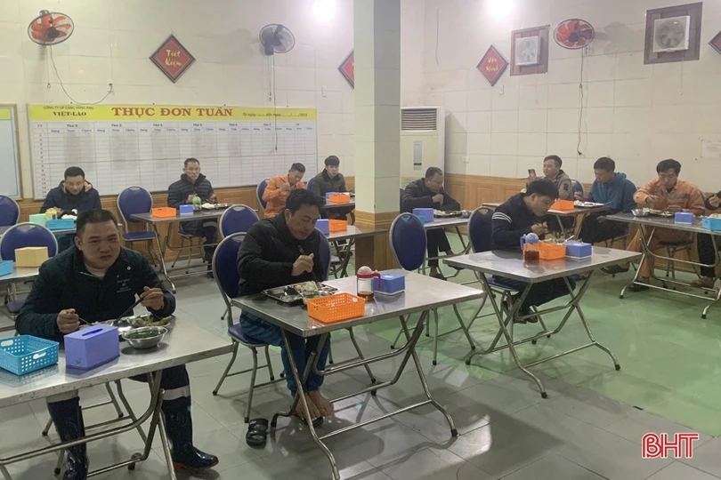 Nhiều phương án giúp người lao động chống rét 