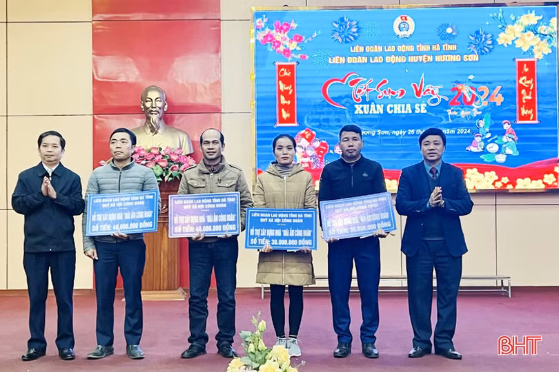 Ấm áp “Tết sum vầy - Xuân chia sẻ” cho người lao động tại các địa phương