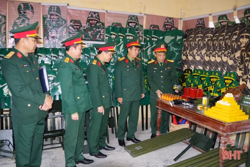 Bộ Tư lệnh Quân khu 4 kiểm tra công tác sẵn sàng chiến đấu và chúc tết tại Hà Tĩnh