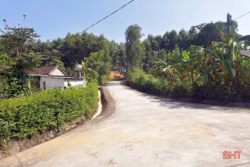 Ông trưởng thôn góp công, hiến của, cùng đưa vùng rốn lũ thành khu dân cư mẫu