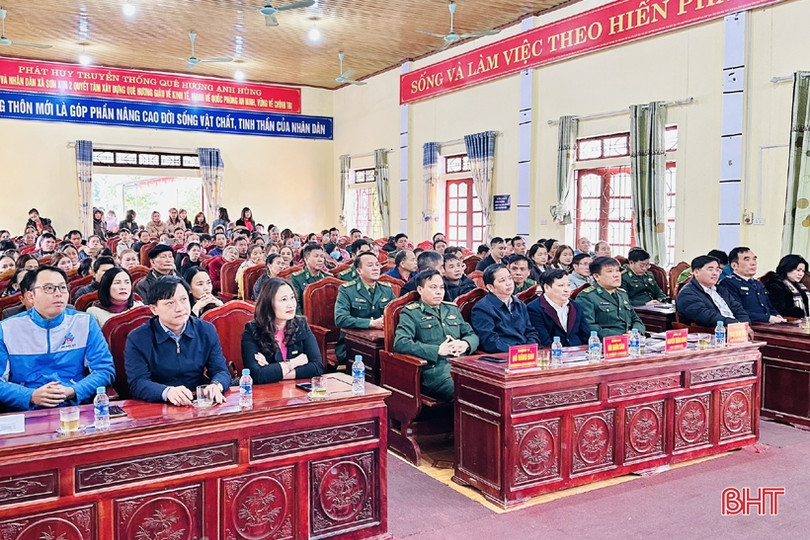 Ấm áp chương trình “Xuân biên phòng ấm lòng dân bản” ở Hương Sơn