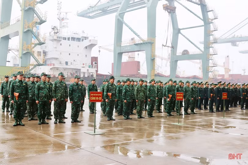 Giữ vững an ninh, trật tự an toàn xã hội ở khu vực biên giới, vùng biển