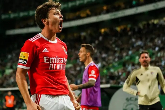 Đàn em Ronaldo giá 100 triệu bảng, bật đèn xanh cho MU