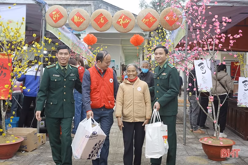 Mang tết ấm đến với người nghèo, đối tượng bảo trợ xã hội