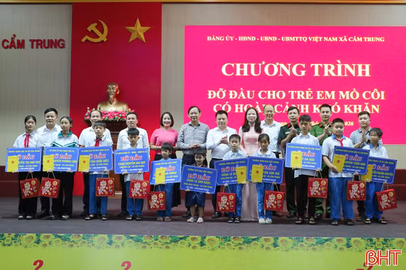 Xã Cẩm Trung kết nối, đỡ đầu 11 trẻ mồ côi có hoàn cảnh khó khăn