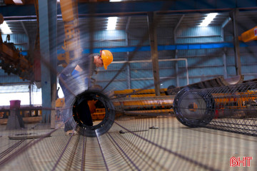 Doanh nghiệp tại Khu kinh tế Vũng Áng giữ nhịp sản xuất