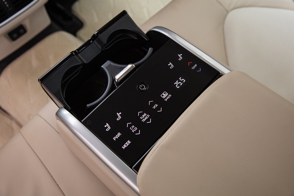 Những điểm đáng chú ý trên Toyota Camry 2022 vừa ra mắt tại Việt Nam