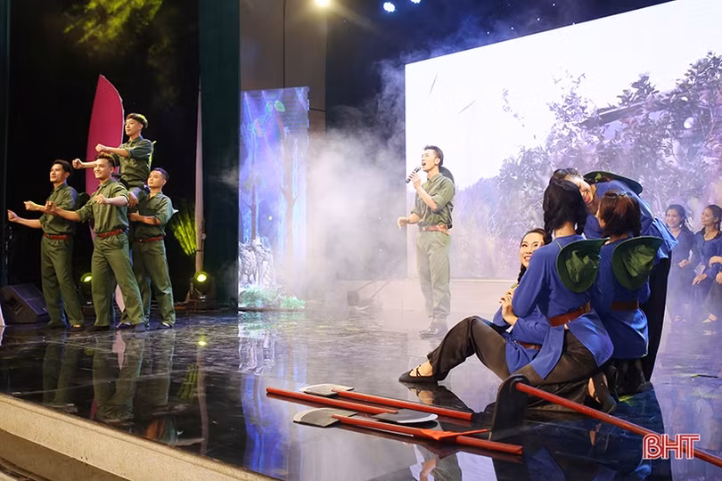 Khí thế hào hùng trong chương trình “Hà Tĩnh với con đường huyền thoại”