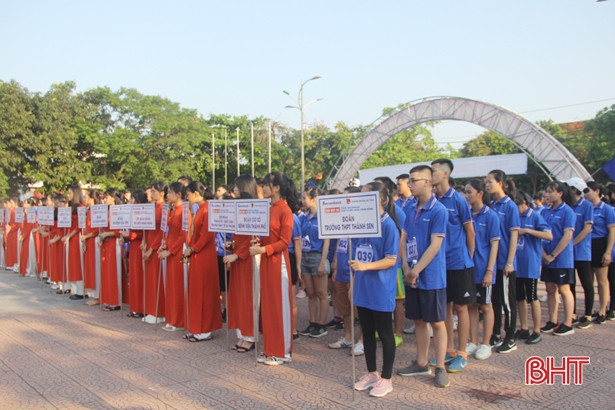 Hơn 600 VĐV tham gia chạy vì sức khỏe cộng đồng