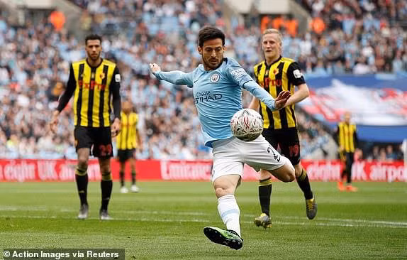 Man City hoàn tất cú ăn ba