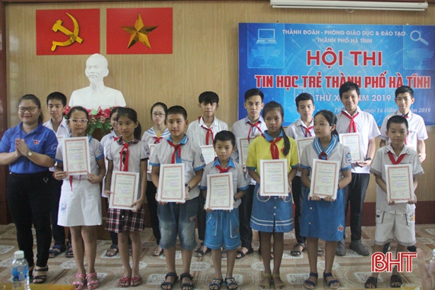 53 thí sinh tranh tài Hội thi Tin học trẻ TP Hà Tĩnh lần thứ XI