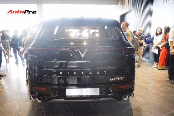 Khám phá chi tiết Lux V8 - SUV mạnh nhất của VinFast không phải ai cũng mua được