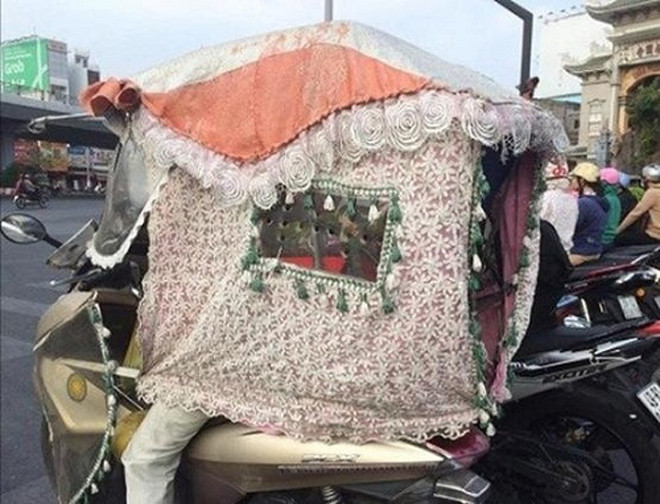 Mặc gì ra đường giữa tiết trời nắng 40 độ?