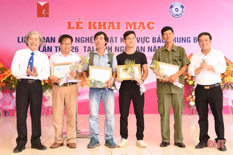 Khai mạc Liên hoan Ảnh nghệ thuật Bắc Trung Bộ lần thứ 26