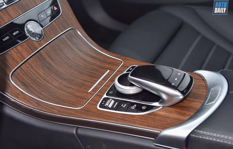 Đánh giá Mercedes-Benz C200 Exclusive 2019 giá 1,709 tỷ đồng
