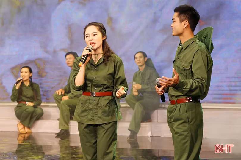 Khí thế hào hùng trong chương trình “Hà Tĩnh với con đường huyền thoại”