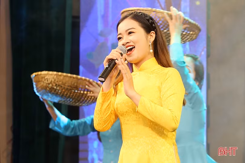 Khí thế hào hùng trong chương trình “Hà Tĩnh với con đường huyền thoại”