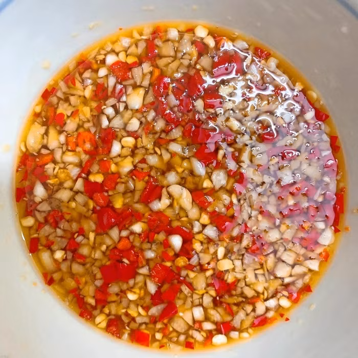 Nắng lên làm gỏi cuốn tôm thịt thơm bùi dễ ăn, cả nhà khen nức nở