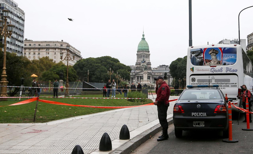 Hai quan chức Argentina bị ám sát ngay bên ngoài tòa nhà Quốc hội