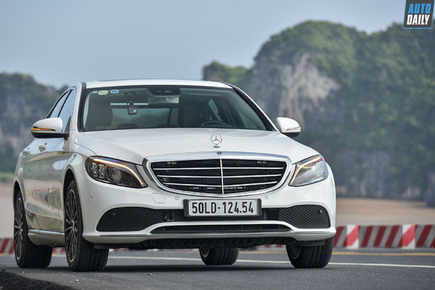 Đánh giá Mercedes-Benz C200 Exclusive 2019 giá 1,709 tỷ đồng