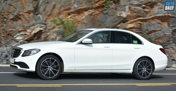 Đánh giá Mercedes-Benz C200 Exclusive 2019 giá 1,709 tỷ đồng