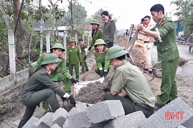 Công an Thạch Hà học Bác tinh thần phụng sự nhân dân