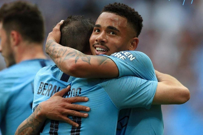 Man City hoàn tất cú ăn ba