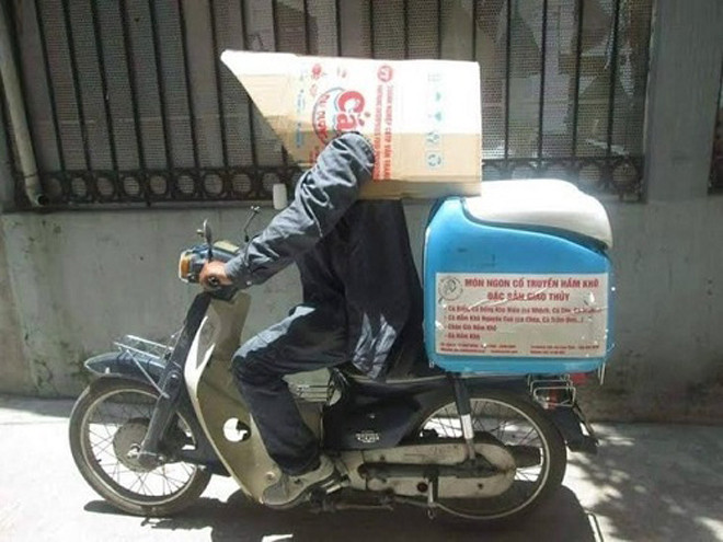 Mặc gì ra đường giữa tiết trời nắng 40 độ?