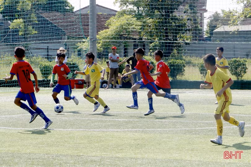 Nhi đồng Hà Tĩnh thua đậm nhi đồng SLNA trước thềm Cúp Milo