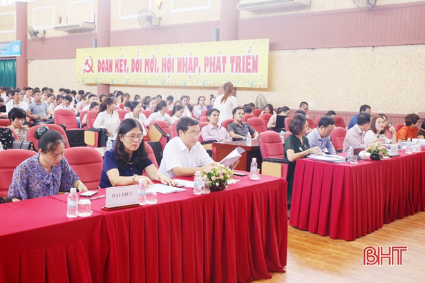 Tạo đà để sinh viên Đại học Hà Tĩnh đam mê nghiên cứu khoa học