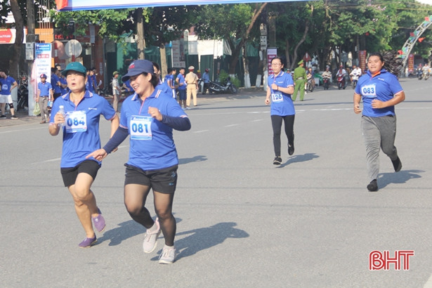 Hơn 600 VĐV tham gia chạy vì sức khỏe cộng đồng